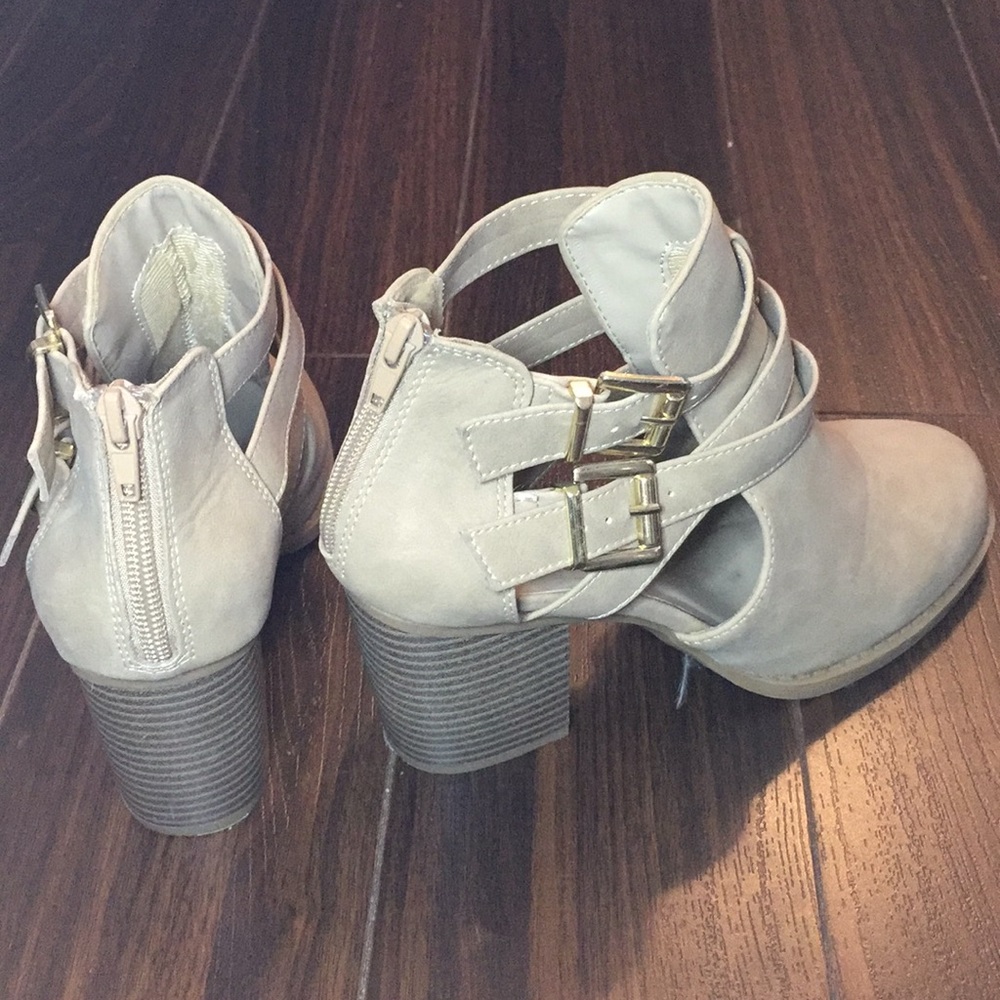 Heels - Picture 2 of 2